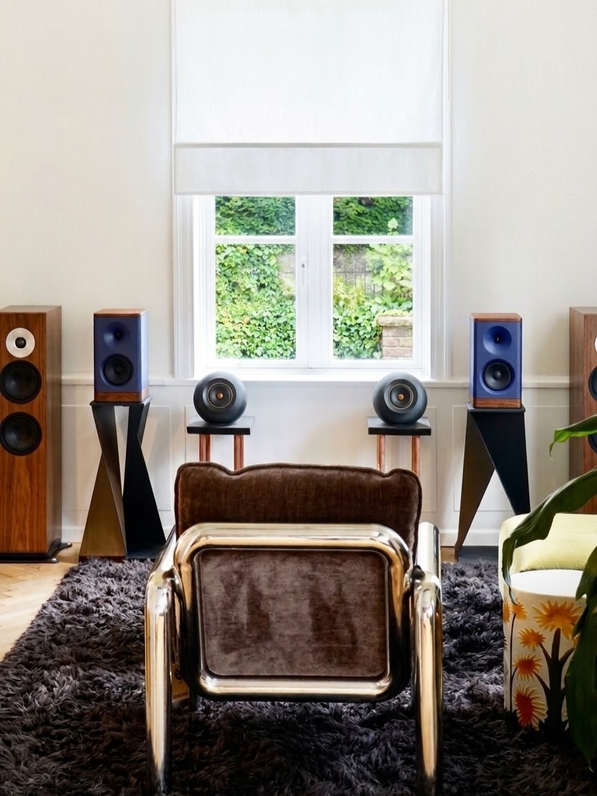 “Hello Mapu Speakers” That was the title of Sebastian Grimm’s (@einklang_hifi_berlin ) latest post welcoming us. We had chatted in a couple of online meetings, but it wasn’t until this past weekend in Hamburg that we finally got to share a real hug in person. We first discovered Sebastian through an…